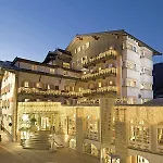 Hotel Weisses Roessl 5*