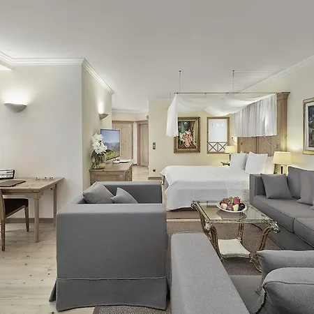 Weisses Roessl Ξενοδοχείο 5*