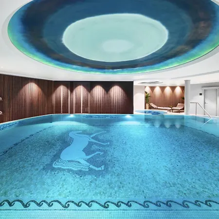 Weisses Roessl Ξενοδοχείο 5*