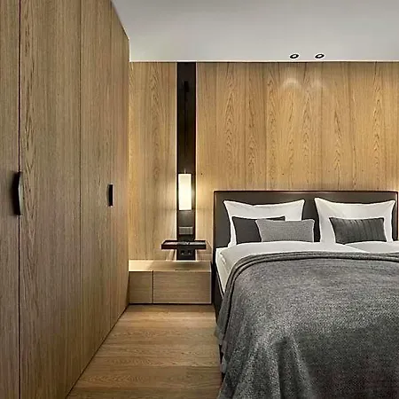 Otel Weisses Roessl 5*