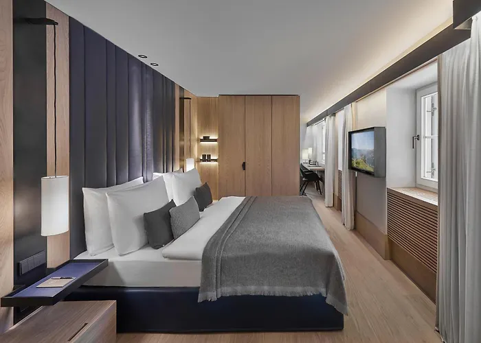 Отель Weisses Roessl 5*