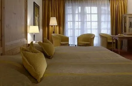 Hotel Weisses Roessl Kitzbühel